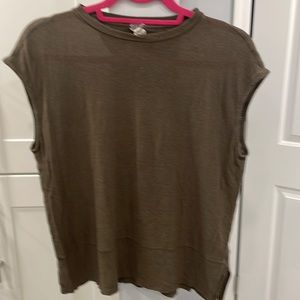 Women’s muscle tee